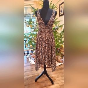 NWT'S! - SUE WONG - Beautiful Shimmery Leopard Print Cocktail dress! Size 6
